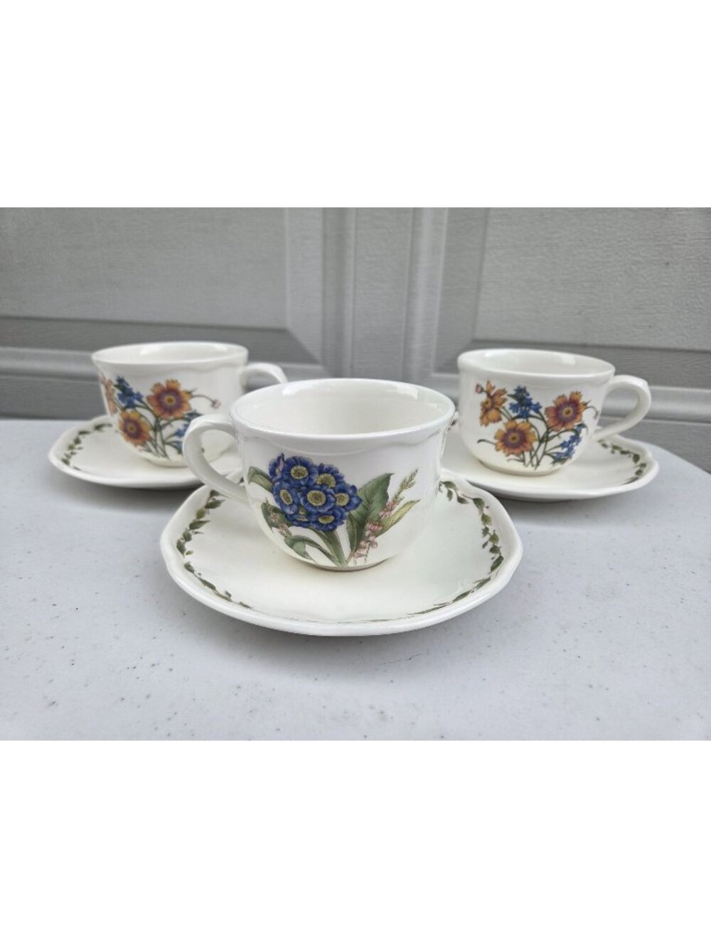 3 Casual Gourmet Cups & Saucers Gourmet Garden Floral Design